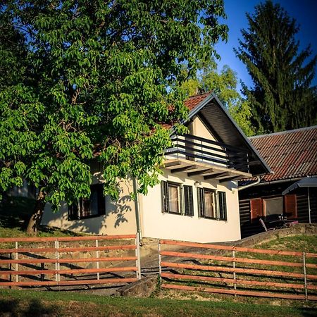 Kuca Za Odmor, Ferienhaus, Holiday Home Rugas Orahovica ภายนอก รูปภาพ