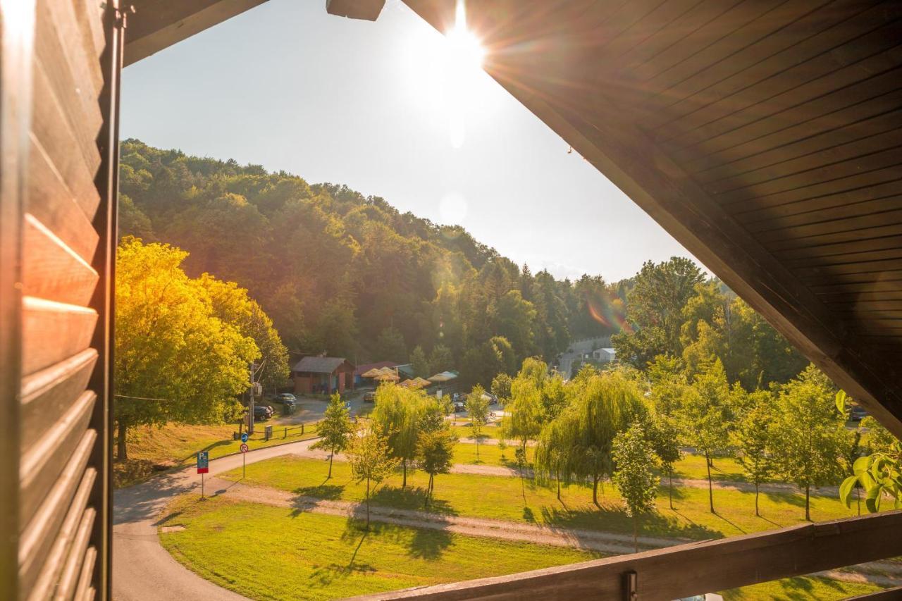 Kuca Za Odmor, Ferienhaus, Holiday Home Rugas Orahovica ภายนอก รูปภาพ