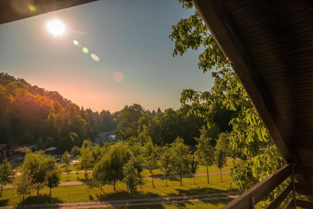 Kuca Za Odmor, Ferienhaus, Holiday Home Rugas Orahovica ภายนอก รูปภาพ